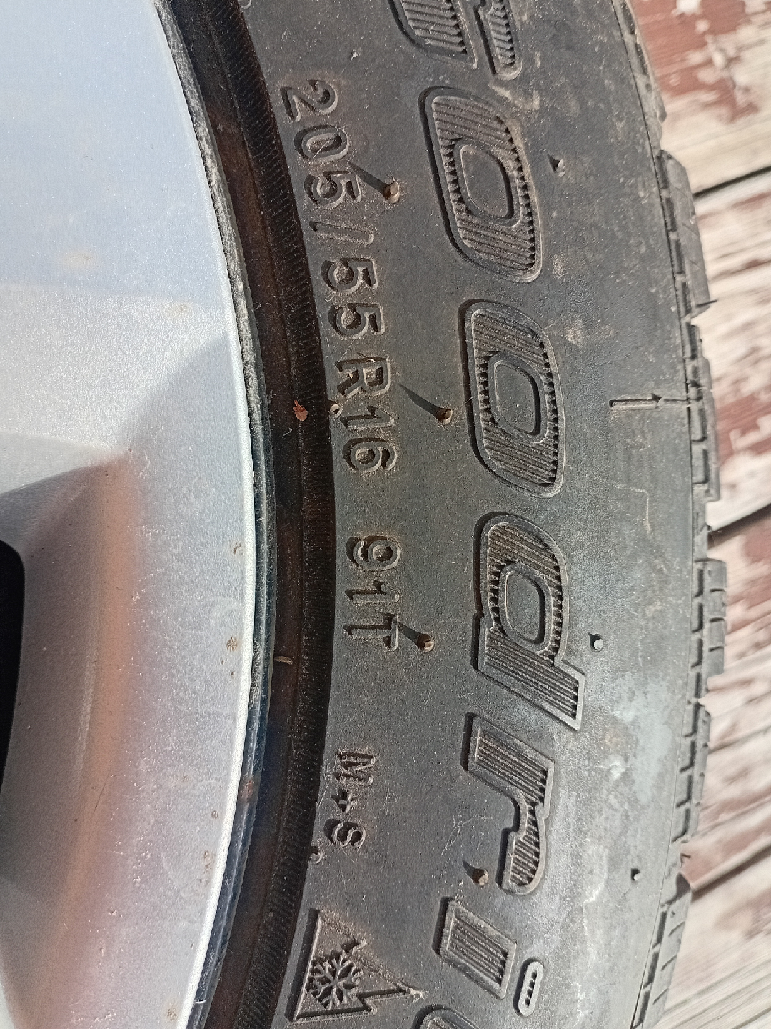 Toyota Rim with Winter Tire 205/55R16 - photo 3