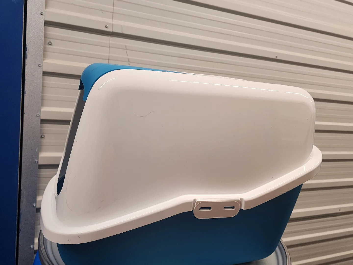 Cozy Pet Bed & Blue/White Cat Litter Box image indicator(5)