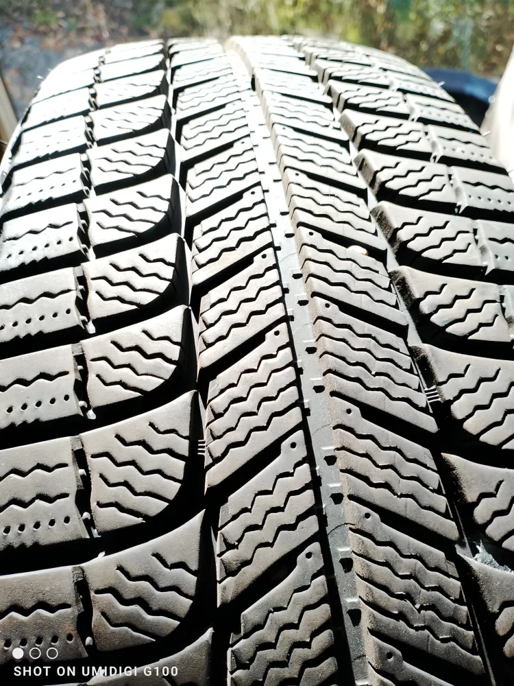 Michelin X-Ice XI3 215/65R17 Winter Tires image indicator(4)