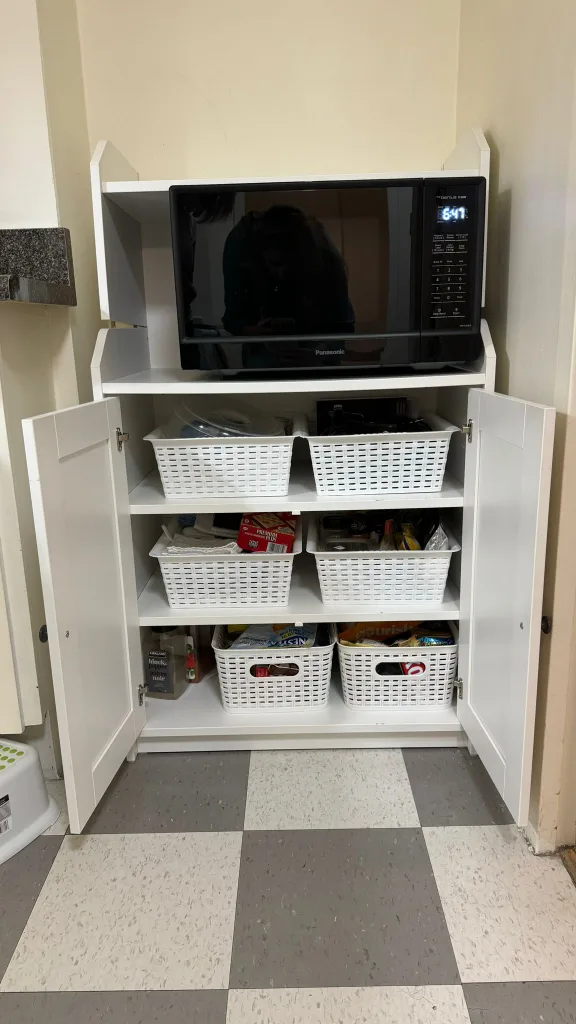 ikea White Kitchen Cabinet with Shelf image indicator(5)