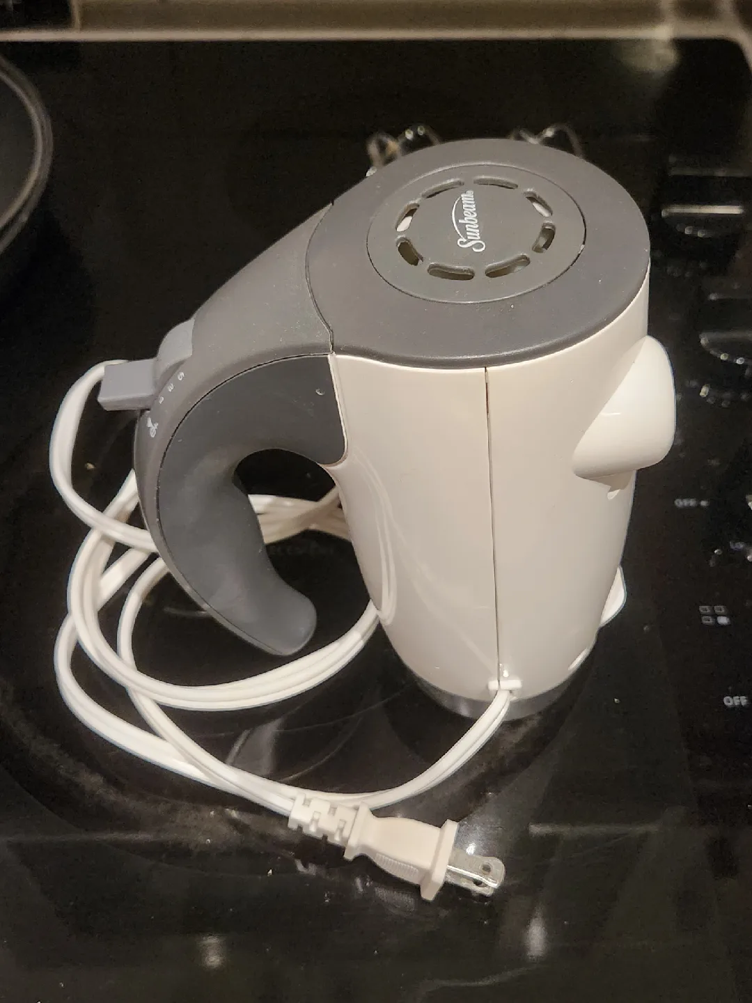 Sunbeam Hand Mixer image indicator(2)