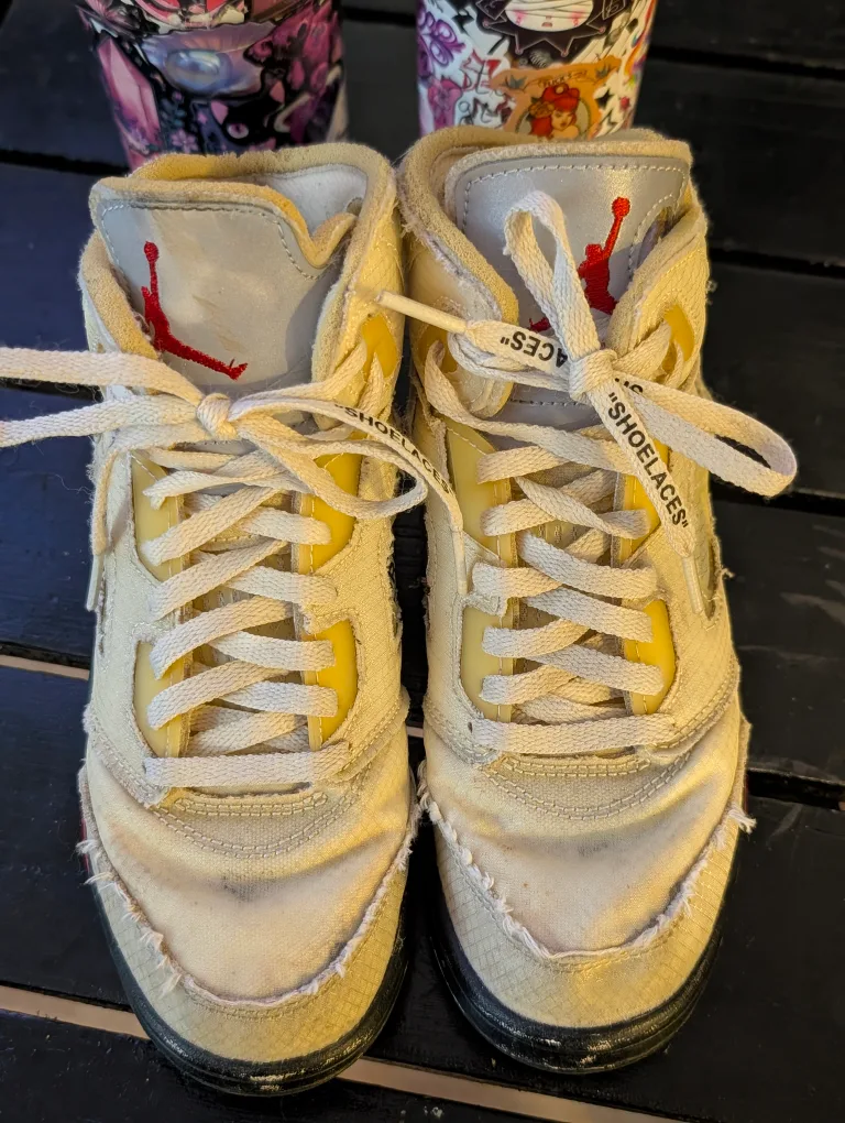 Kids mid high sneakers image indicator(2)