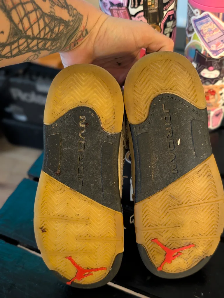 Kids mid high sneakers image indicator(4)