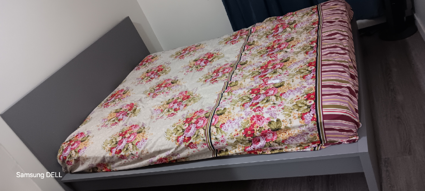 queen bed frame and slated - photo 2