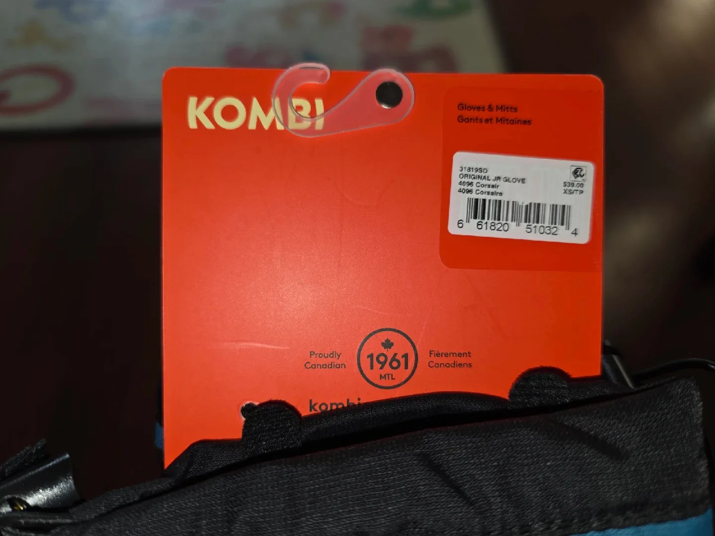 Kombi Juniors XS/TP Gloves - New with Tags! image indicator(3)