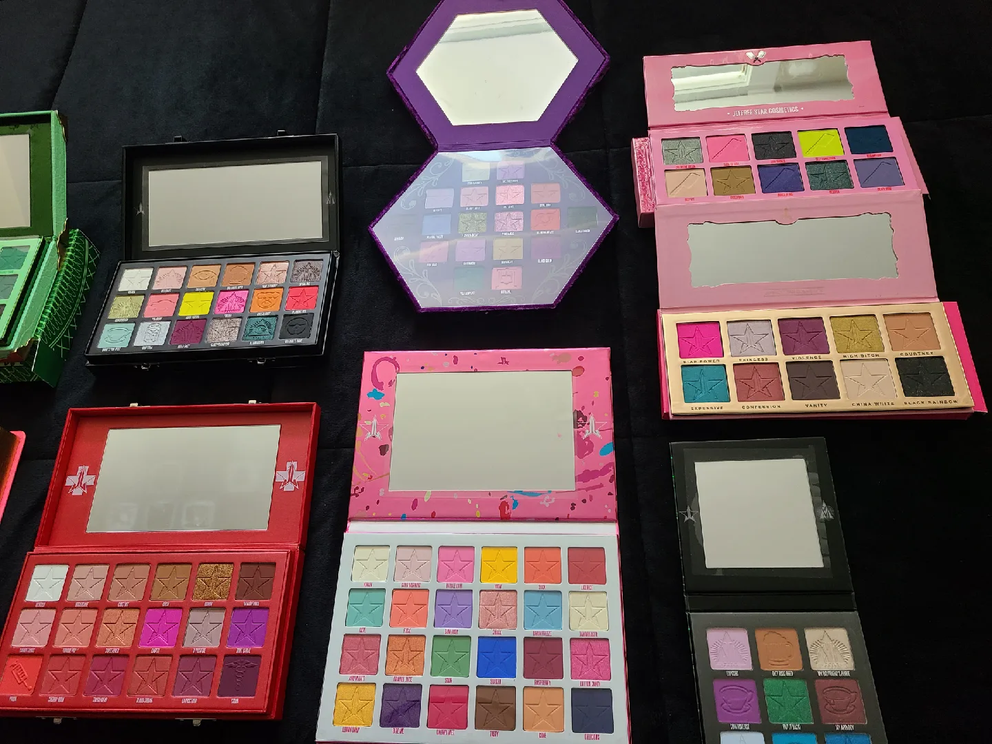 Jeffree Star Cosmetics Eyeshadow Palettes image indicator(2)
