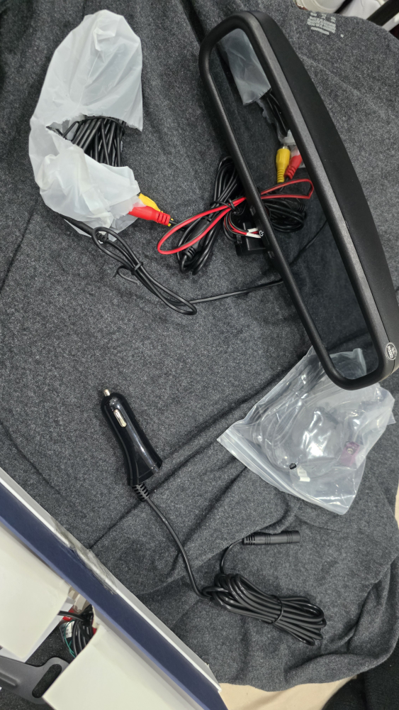 Auto Vox Back Up Camera - photo 2