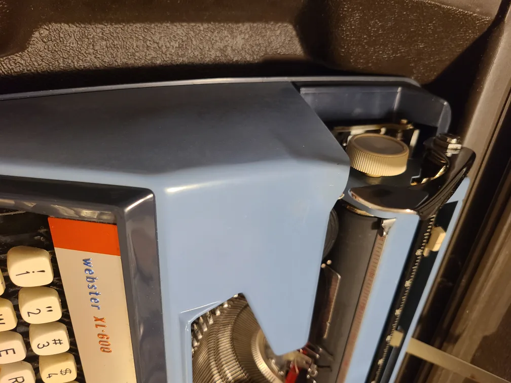 Brother Webster XL-600 Typewriter w/ Case image indicator(7)