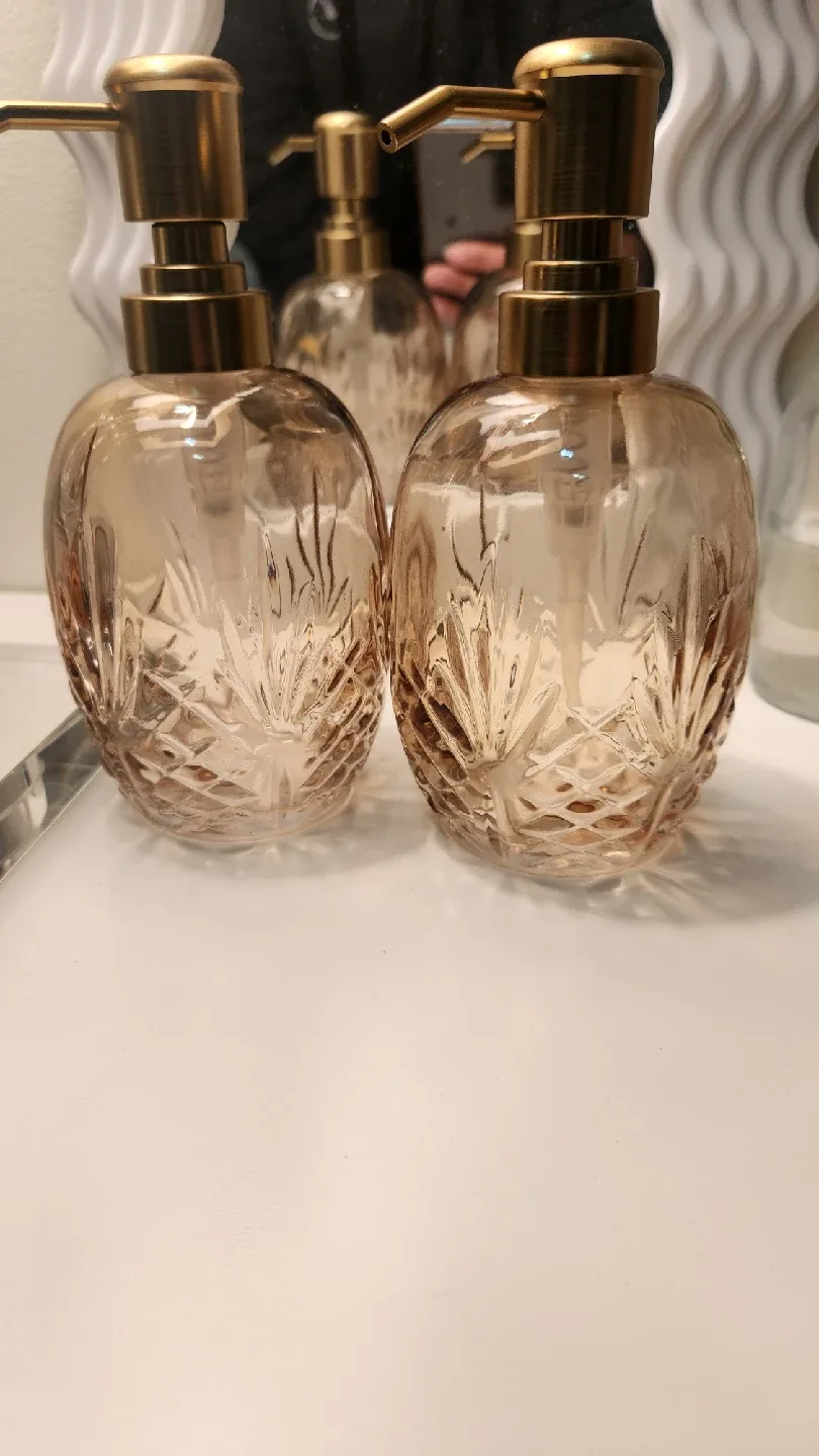 2 Decorative Glass Soap Dispensers image indicator(2)