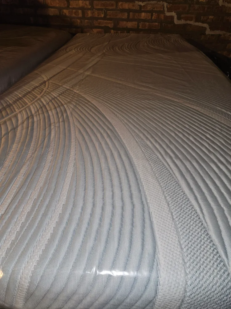 BRAND NEW TEMPUR-PEDIC PROADAPT FIRM TWIN KL MATTRESS image indicator(4)