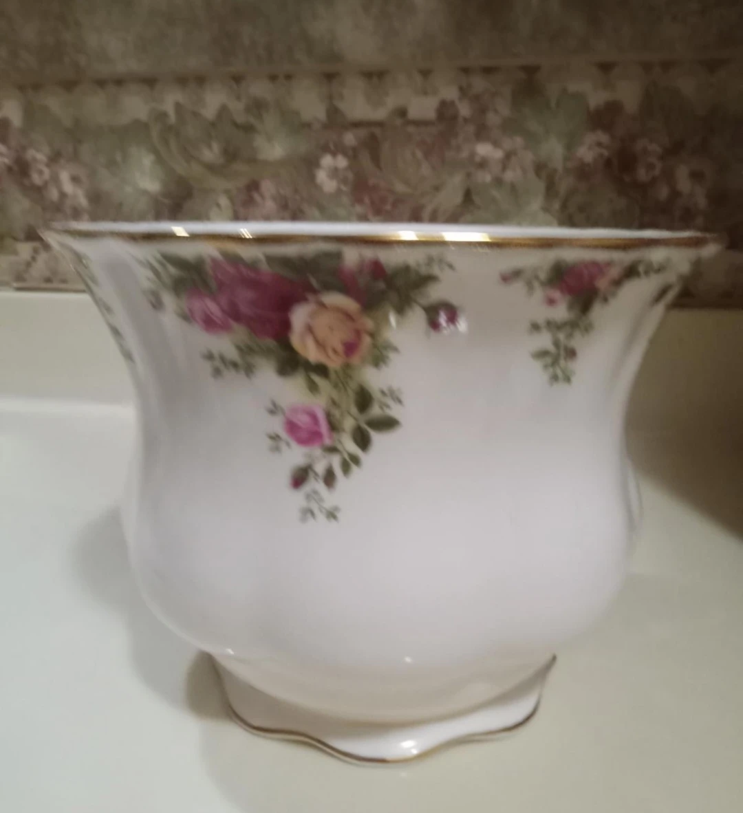Royal Albert Old Country Roses Planter & Teapot