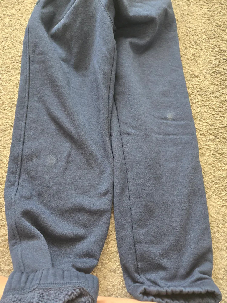 uniqlo heattech pile lined sweat pants image indicator(3)