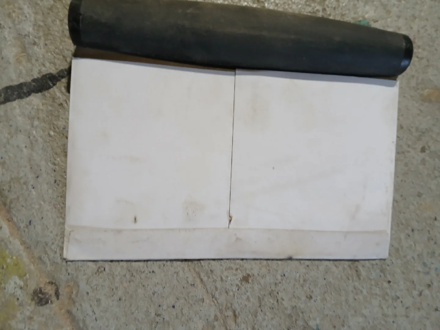 Amazon Basics Dough Scraper & Chopping Board Set image indicator(2)