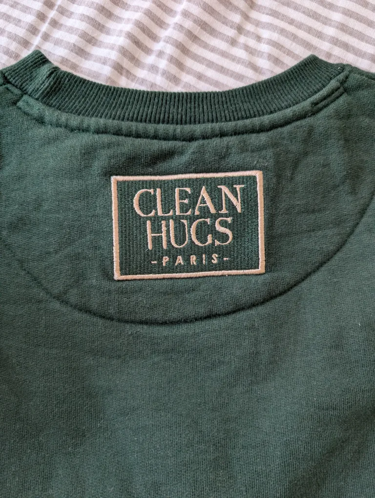 Clean Hugs Paris 'Fière Allure' XS Green Sweater image indicator(3)