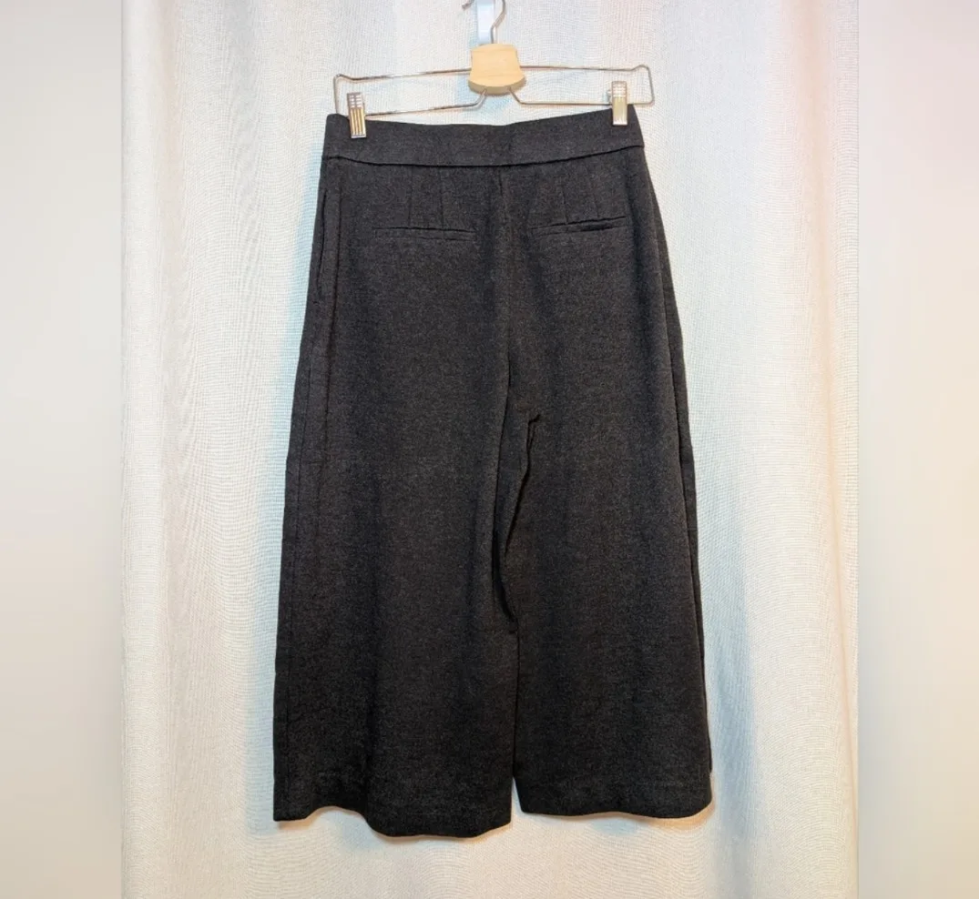 Amber & Grace Grey Wide Leg Pants - Size M thumbnail