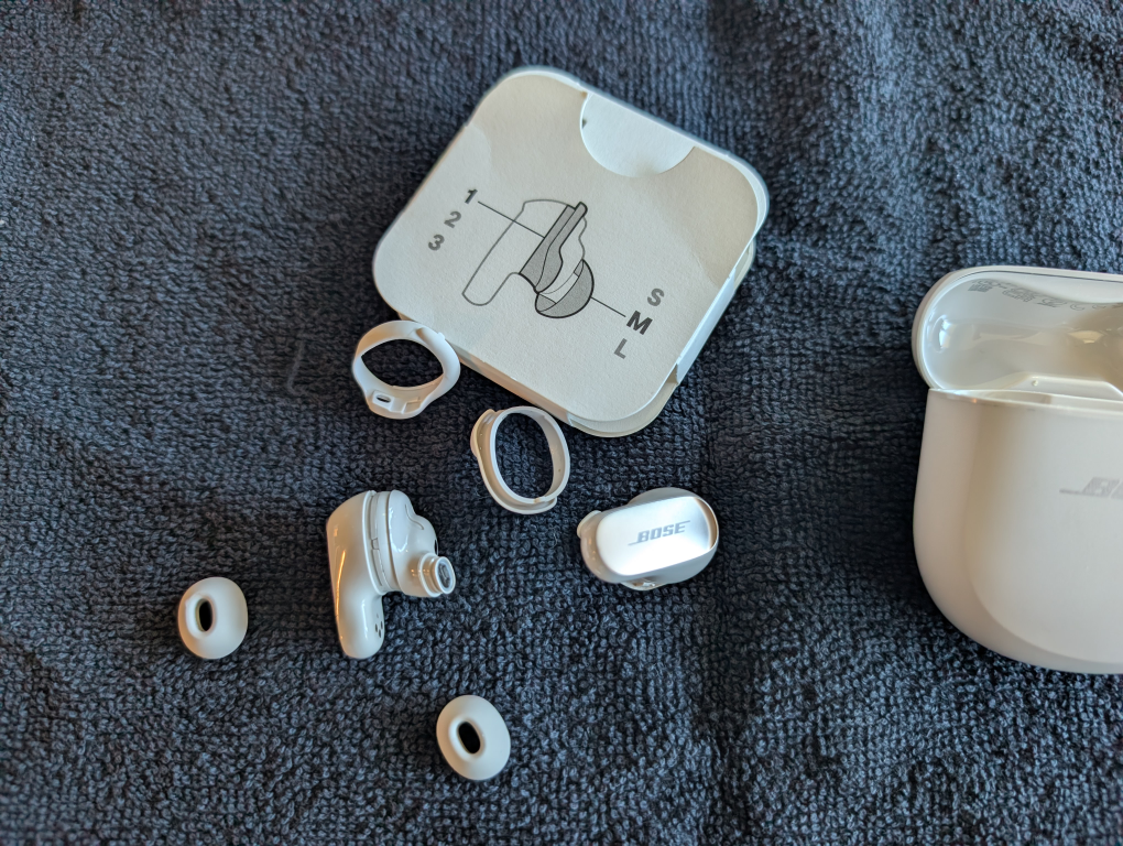Bose QuietComfort Ultra Earbuds - Like New! - photo 3