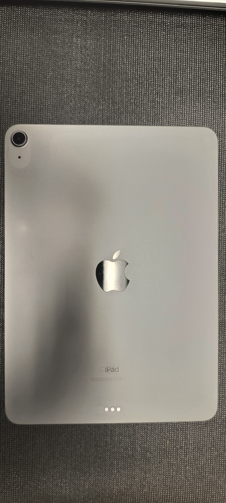 Apple iPad - photo 4
