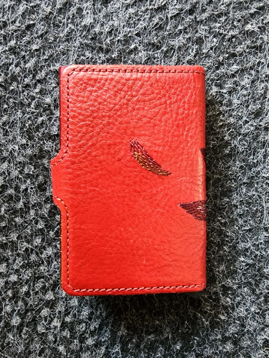 Women's Minimalist Secrid Wallet image indicator(4)