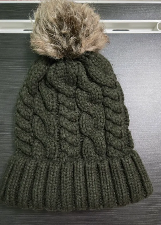 Green knit hat thumbnail