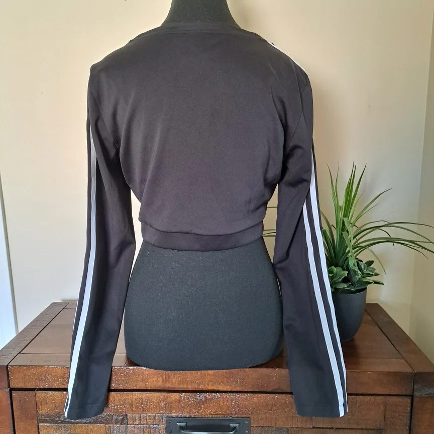 Adidas Crop Top Black White Women's Size Medium Primeblue image indicator(5)