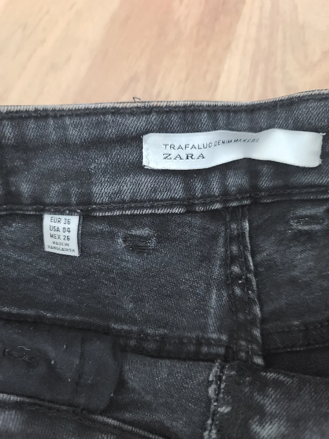 Zara Trafaluc Denim Shorts - Size 4 image indicator(3)