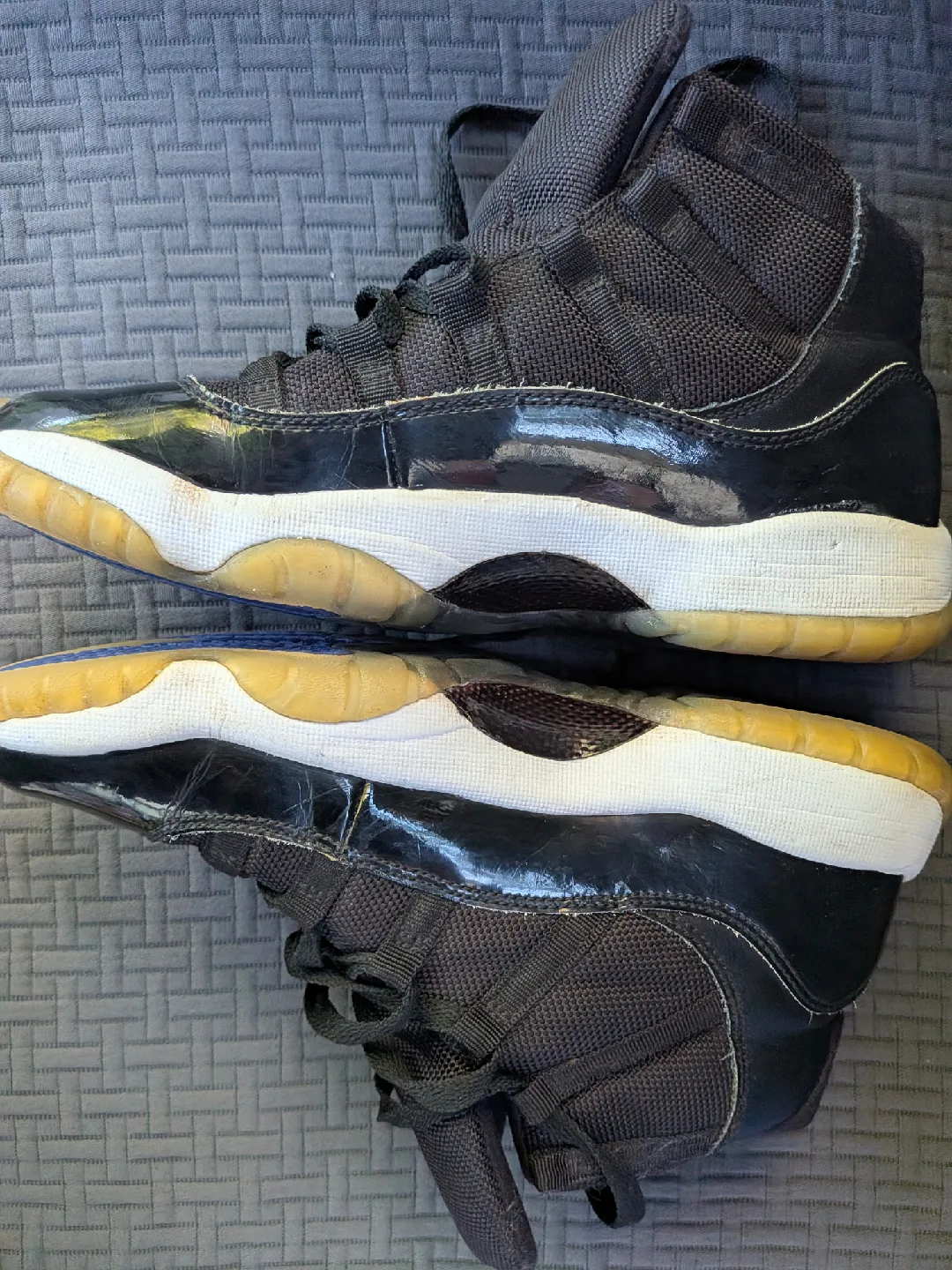 Air Jordan 11 Retro Black/Royal Blue youth 8 image indicator(6)