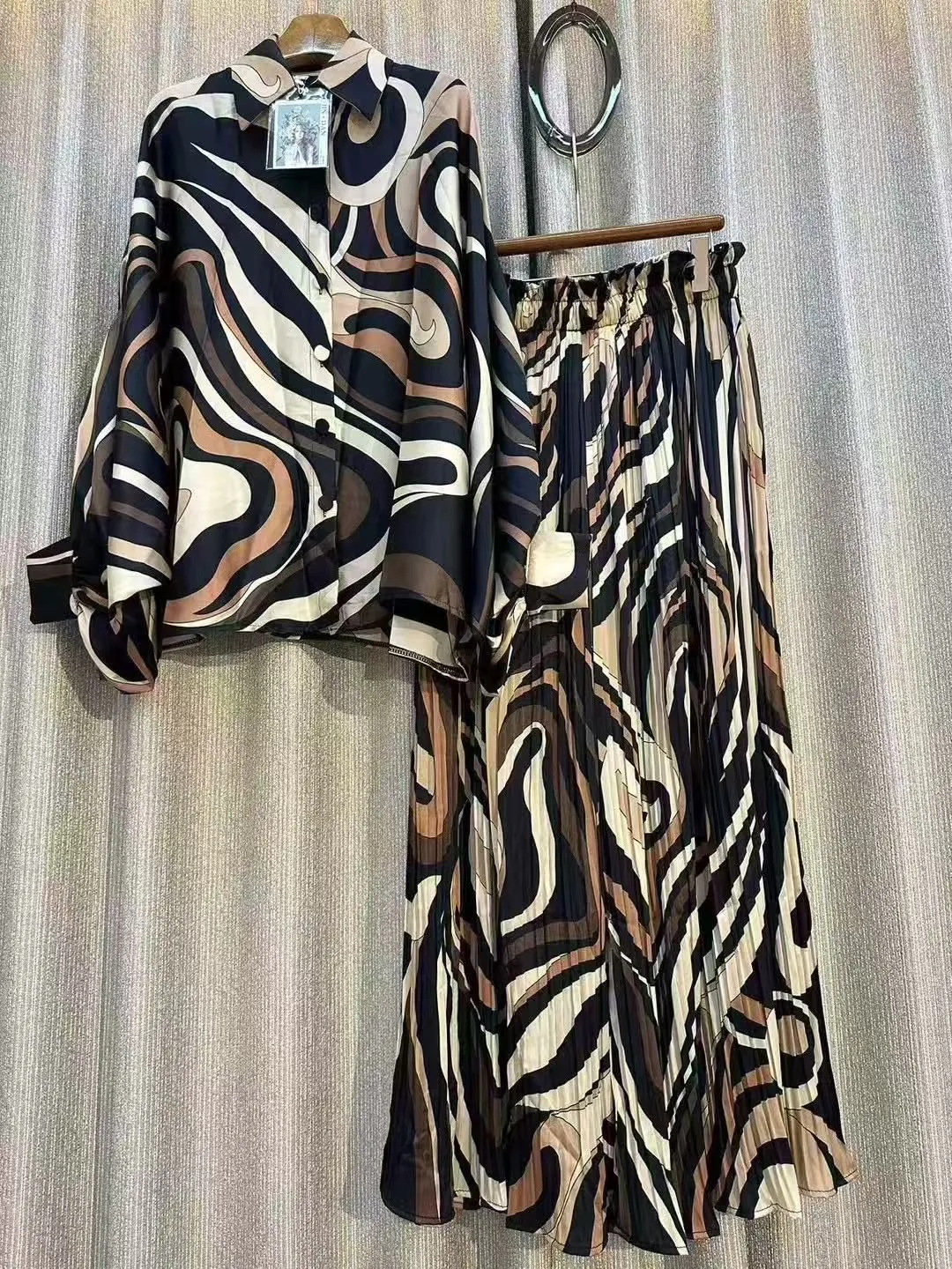 Patterned Two-Piece Set image indicator(2)