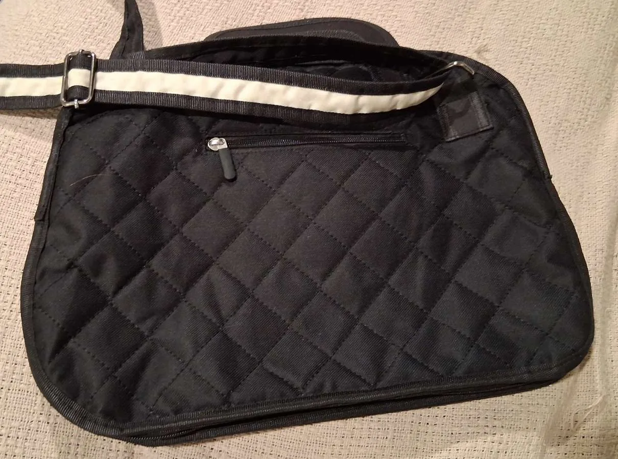 Jump From Paper Cartoon Bag image indicator(2)