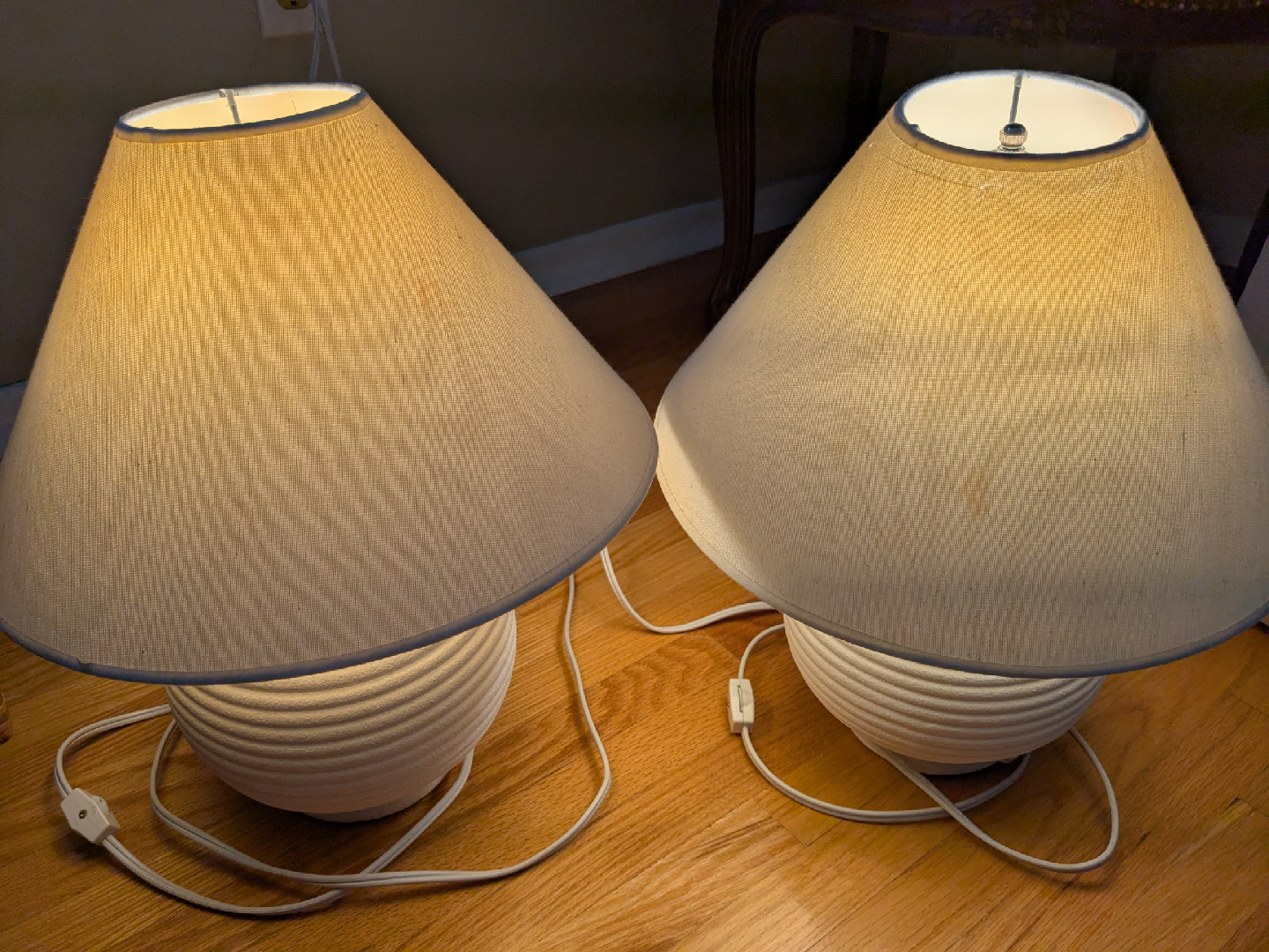 Two Nightstand Lamps - photo 3