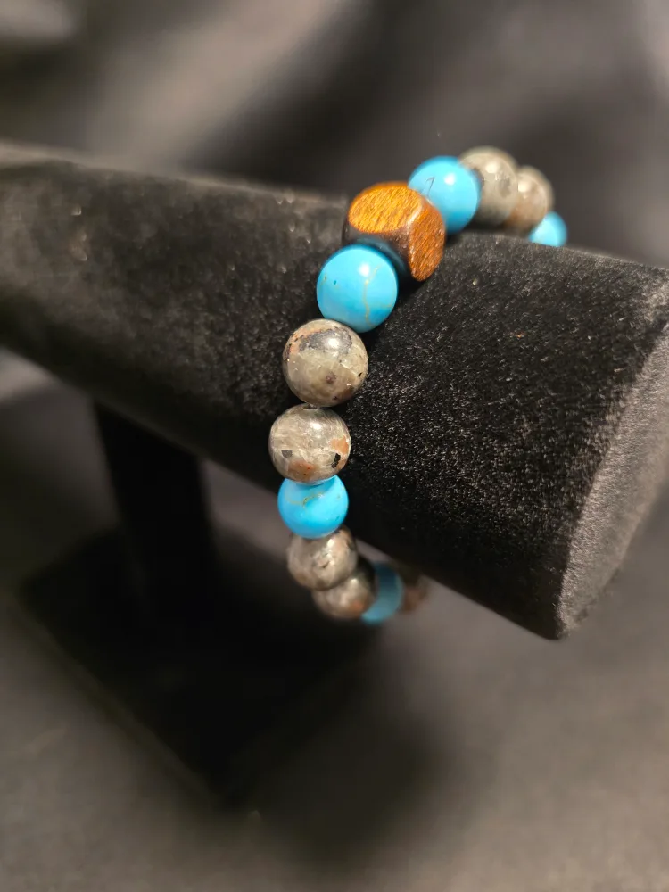 Handmade Beaded Bracelet - Turquoise & Wood image indicator(3)