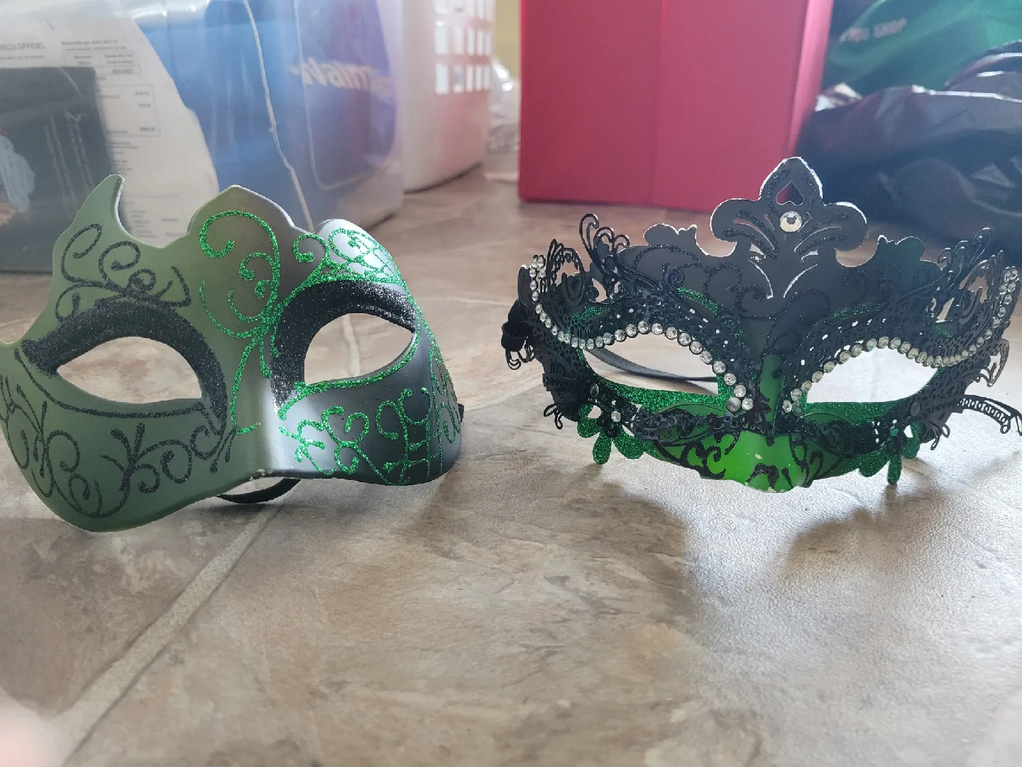 Couple's Masquerade Masks - Green & Black thumbnail
