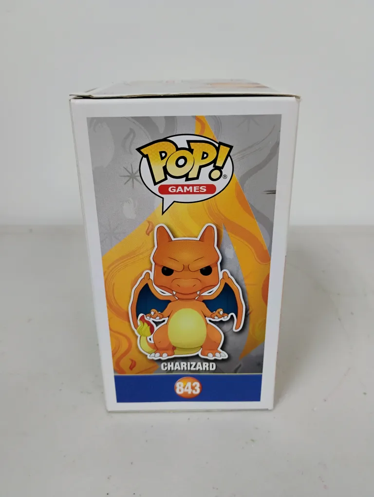 Funko Pop! Games: Pokemon - Charizard #843 image indicator(5)