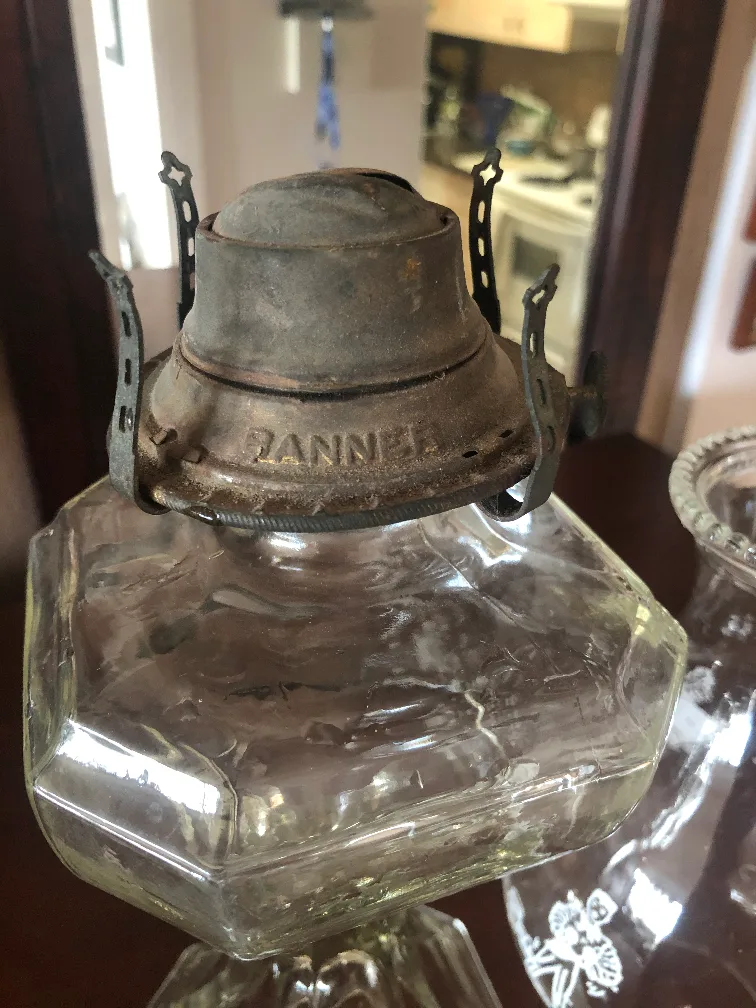 Vintage Danner Kerosene Oil Lamp image indicator(2)