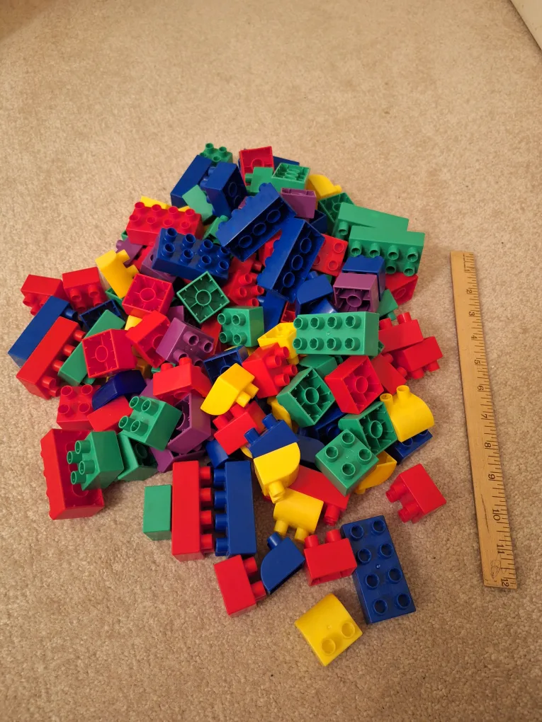Mixed LEGO Duplo Blocks image indicator(2)