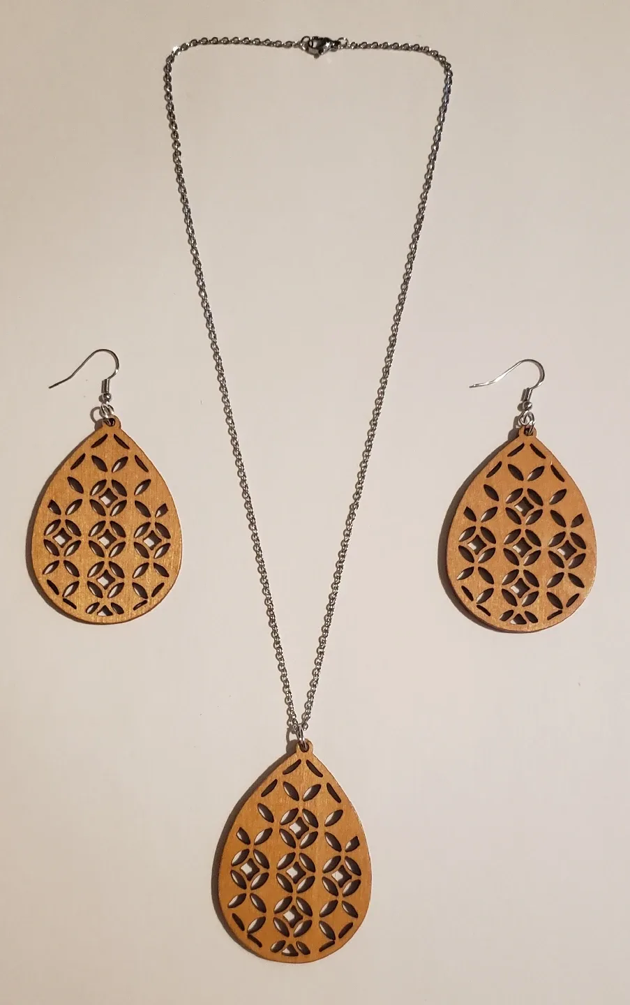 🥕 Wooden Teardrop Necklace and Earrings Set 🥕 thumbnail