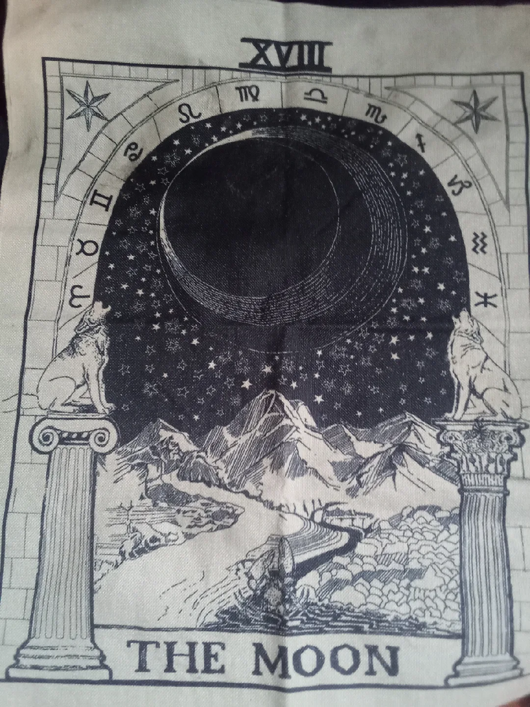 The Moon Tarot Tapestry image indicator(2)