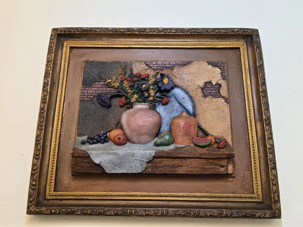 Assorted Home Decor Items image indicator(5)