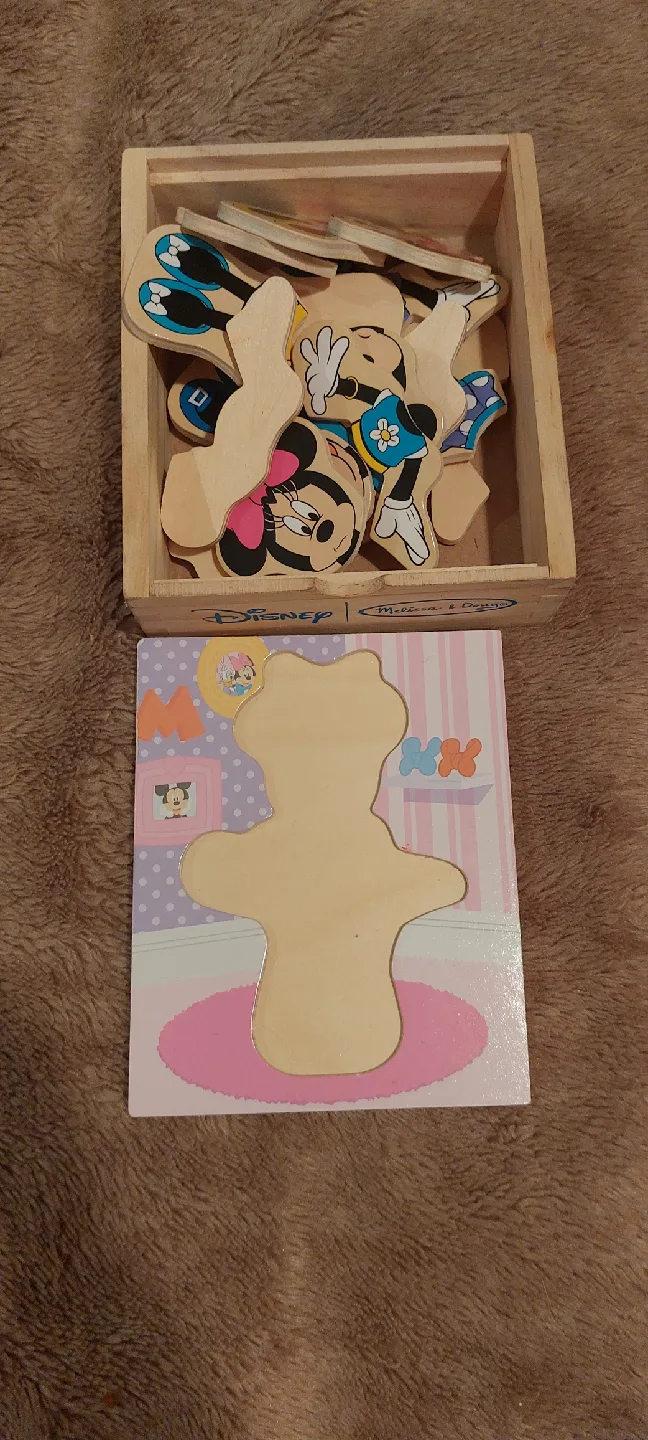 Disney Melissa & Doug Minnie Dress-Up Puzzle image indicator(2)