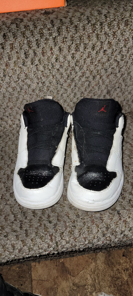 Air Jordan 1 Toddler Sneakers - Black & White size 10