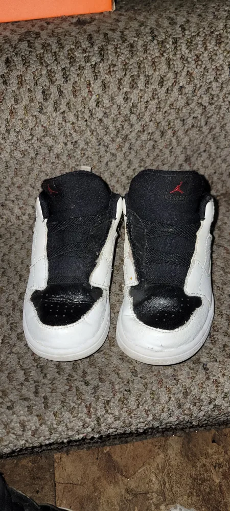Air Jordan 1 Toddler Sneakers - Black & White size 10 thumbnail