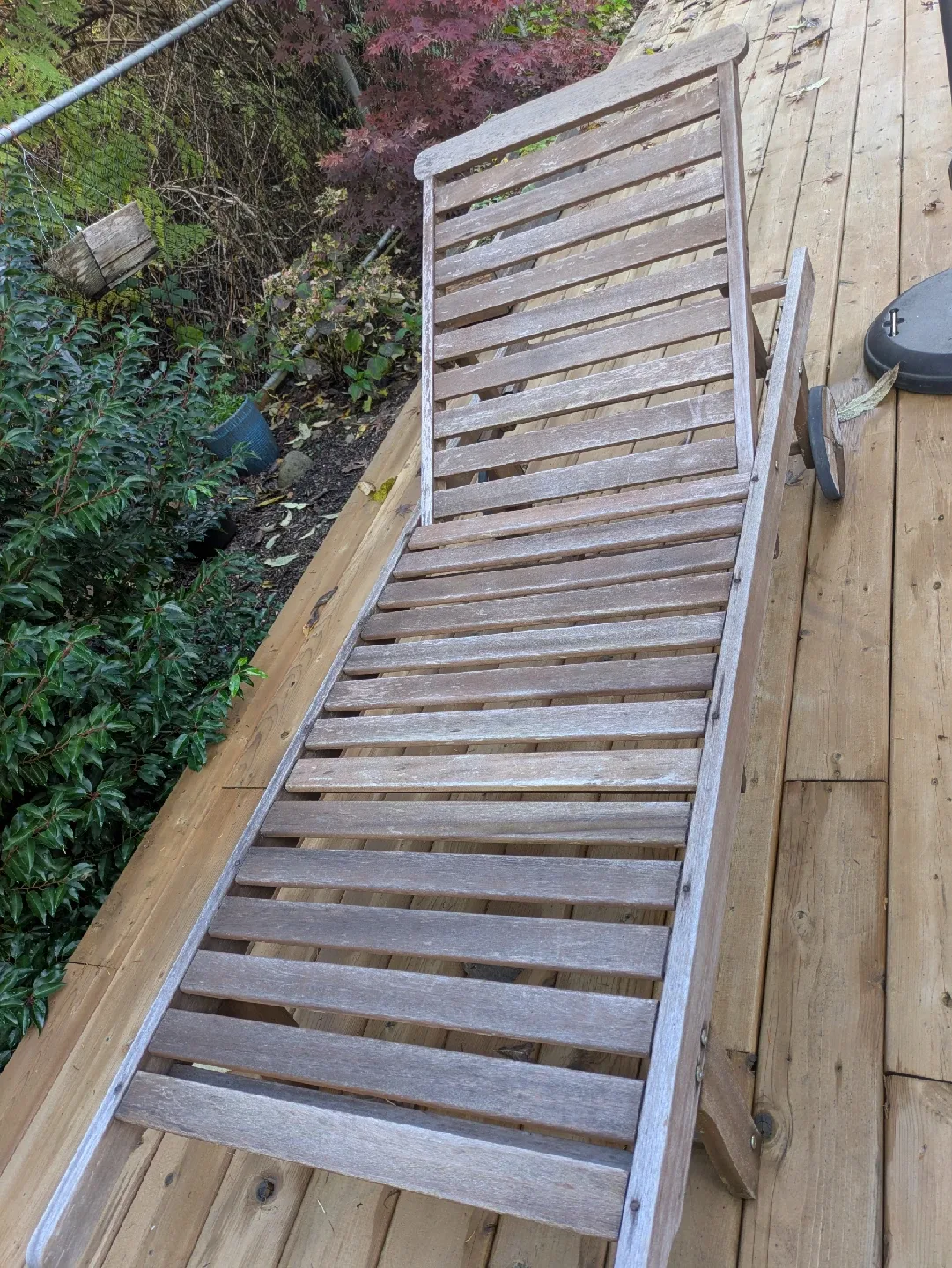 Chinese Parasol Patio Umbrella and Wooden Lounger image indicator(4)