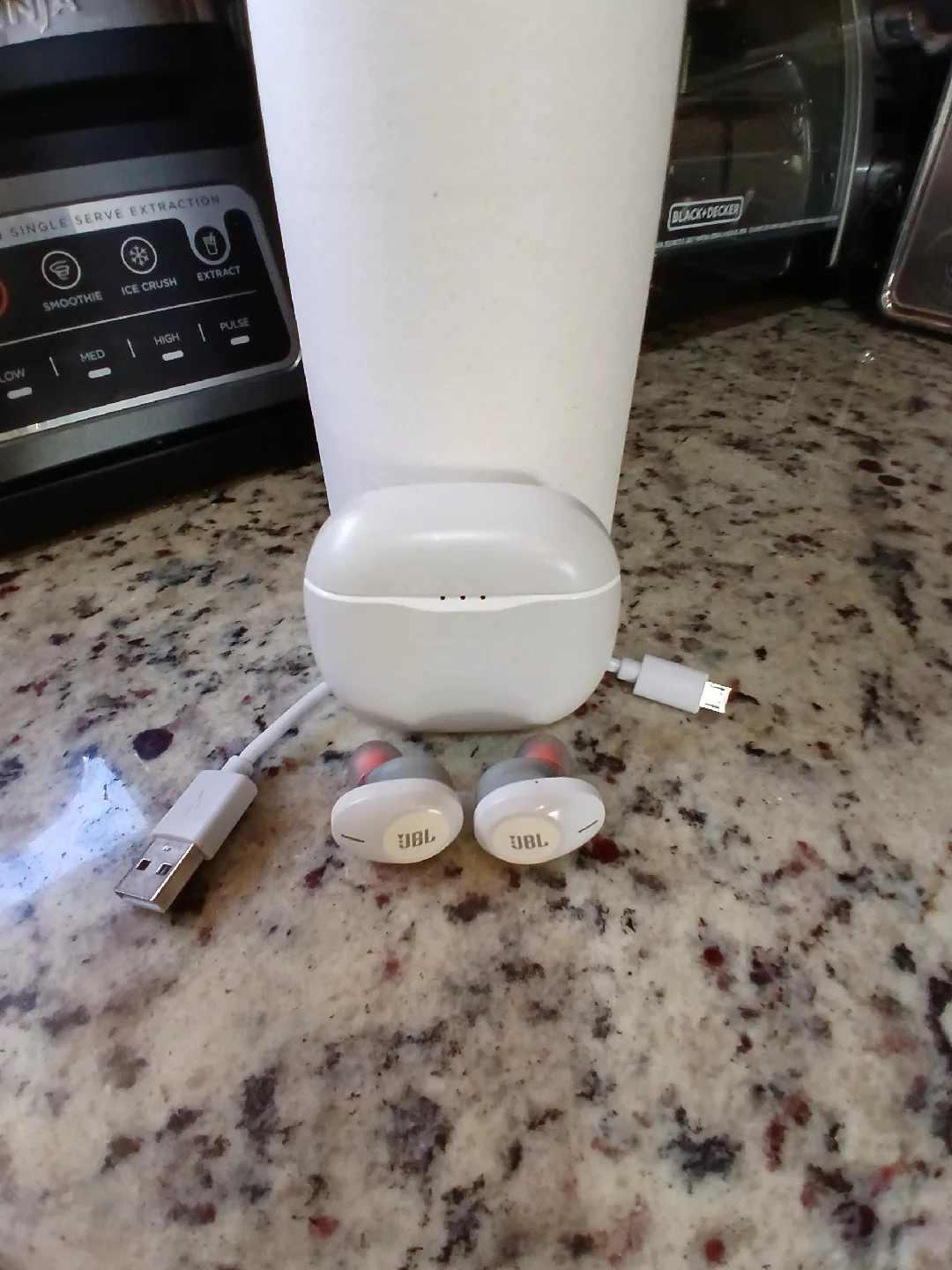 JBL Vibe Beam White Wireless Earbuds image indicator(2)