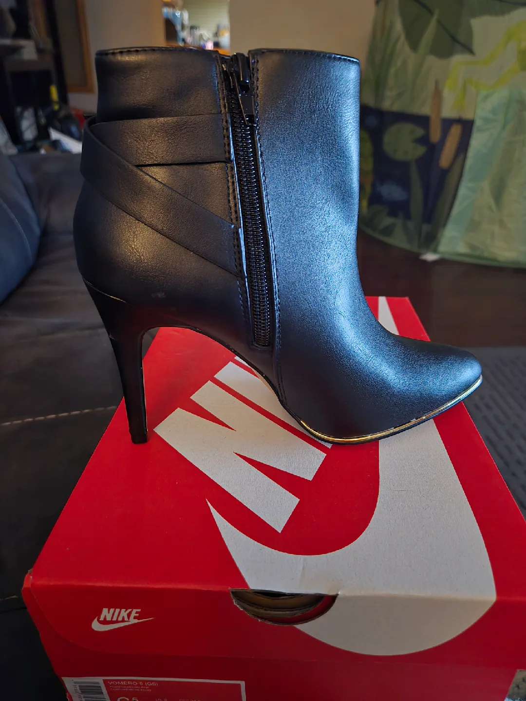 Call it Spring Black Leather Heel Booties - Size 7.5 US image indicator(5)