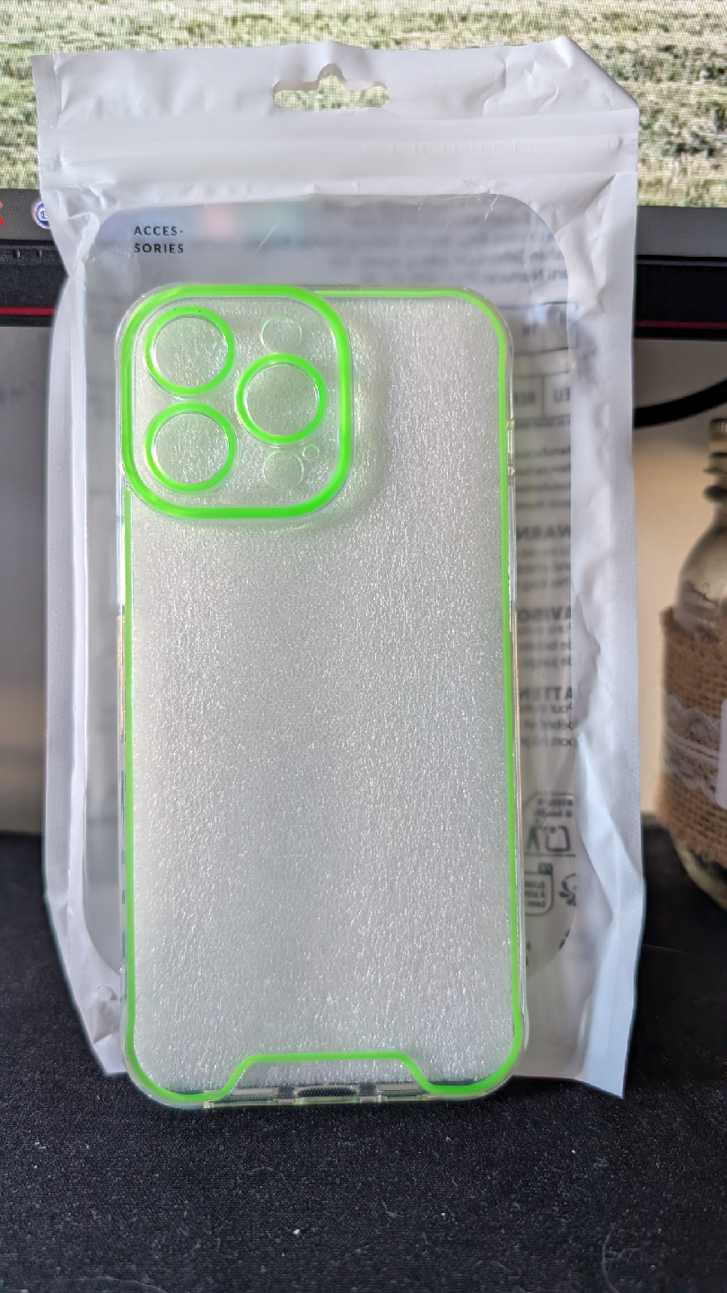 Variety of iPhone 14 Pro Max Cases - photo 5