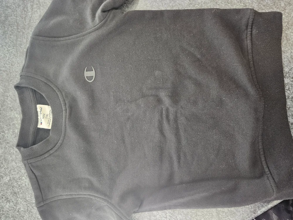 Puma Black Hoodie - Size YM... $10 each image indicator(8)