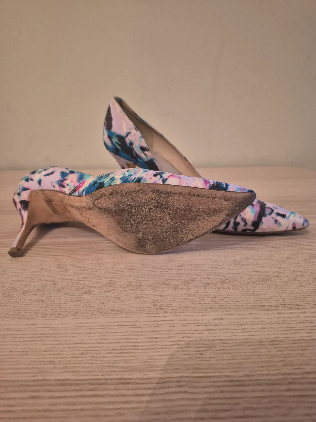 Kitten heel Size 7 image indicator(4)