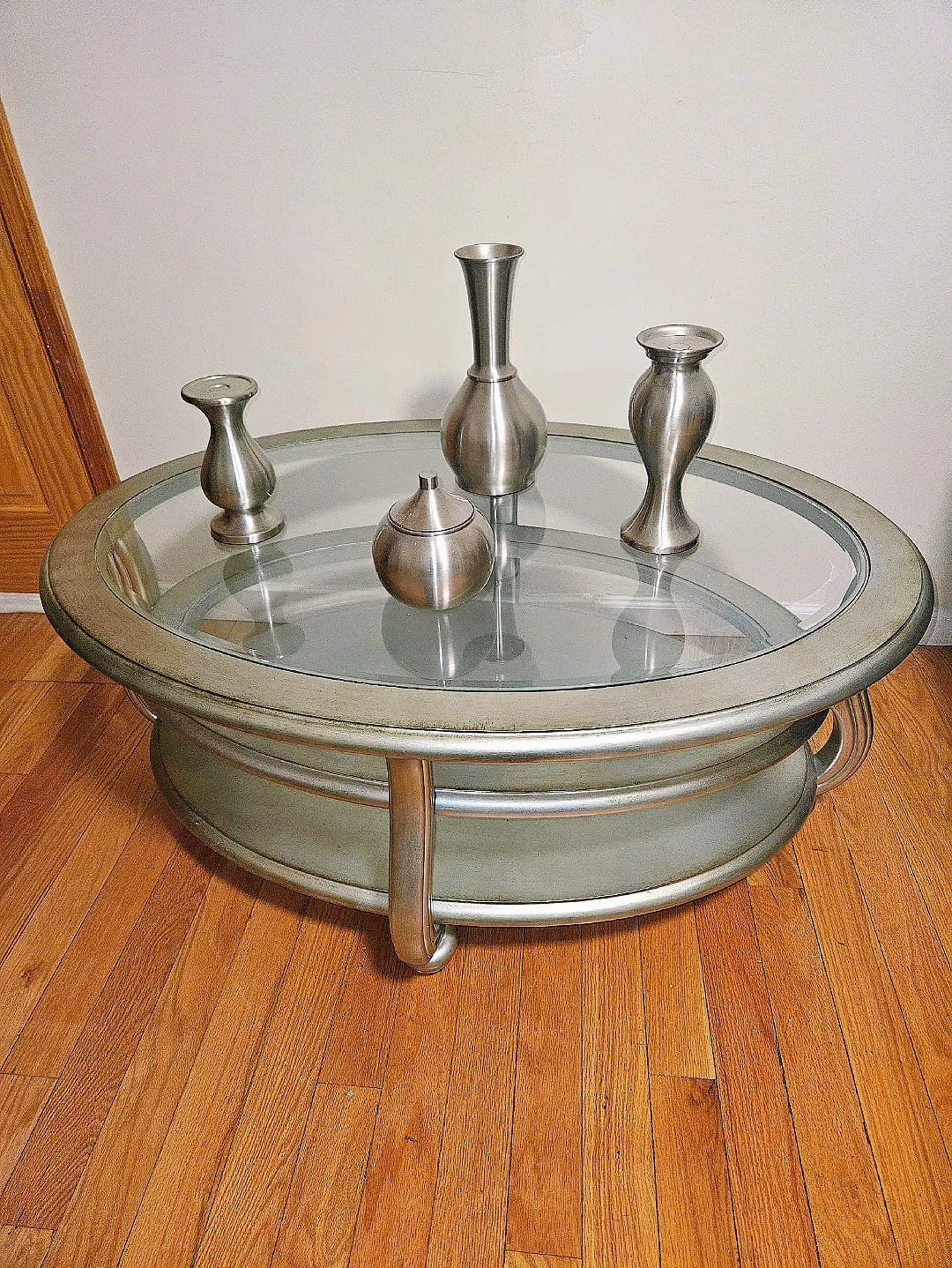 🟢 Glass Top Coffee Table with Silver Vases image indicator(4)