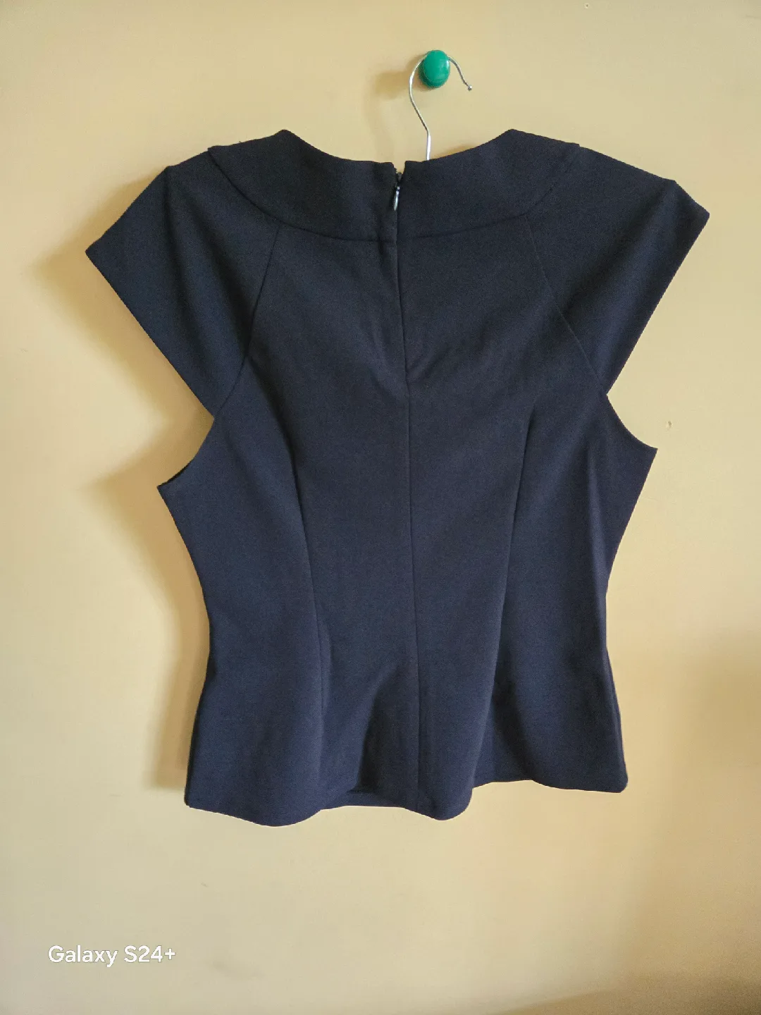 DKNY Navy Blue Top - Size Medium image indicator(2)