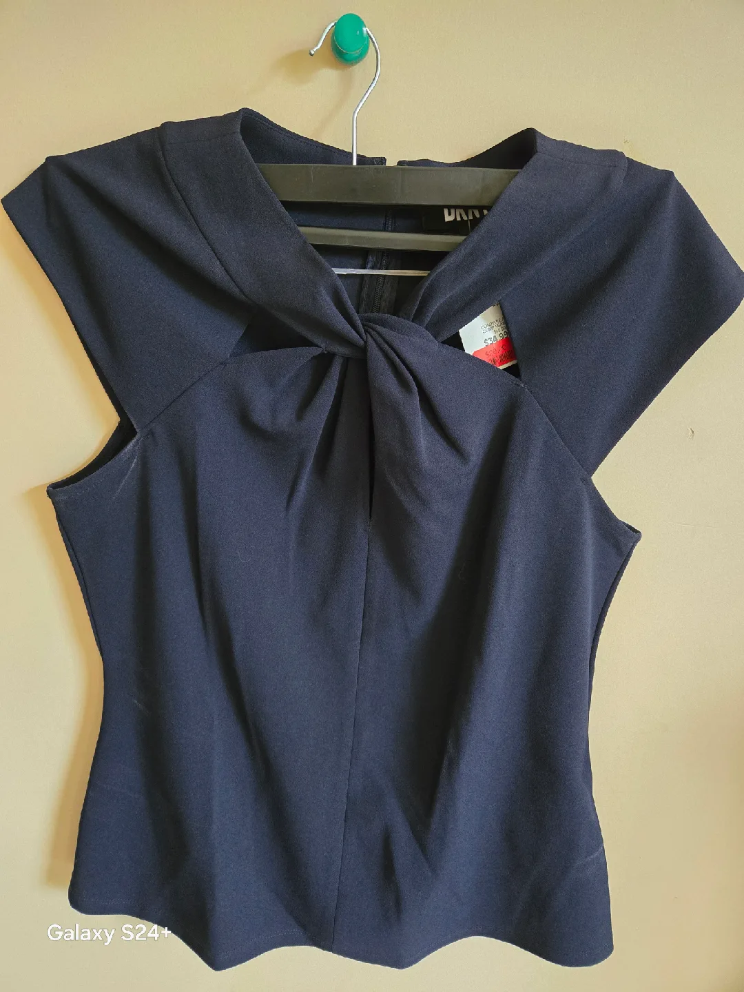 DKNY Navy Blue Top - Size Medium image indicator(3)