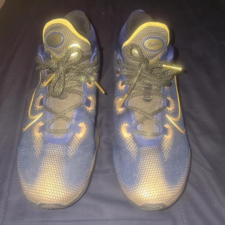 Nike Air Zoom G.T. Cut 2 Shoes - US Size 11 image indicator(3)